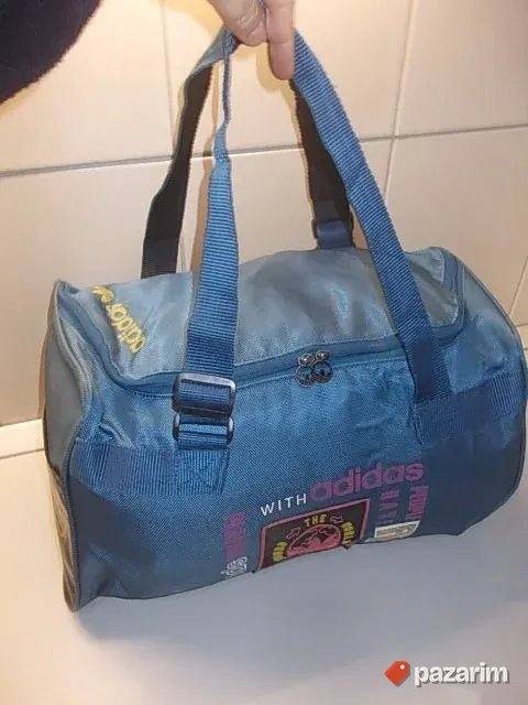 KOŽNA " ADIDAS " 37x28x15cm iz Nemačke, poznatog proizvođača