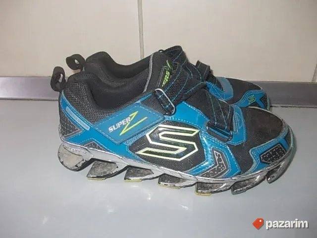 SKECHERS broj 33 iz Nemačke, bez pertlanja, futurističkog di 1