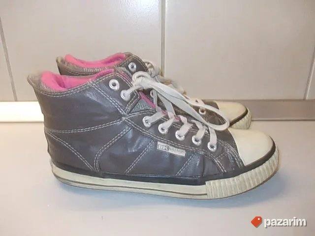 ADIDAS BROJ 37 uniseks iz Nemačke, udobne. POGLEDAJTE SVE M 5