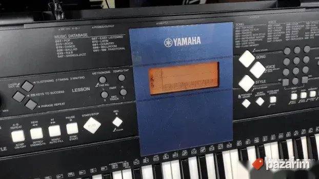 YAMAHA PSR E 333 ARANŽERSKA klavijatura sa dinamičkim - čeki 6