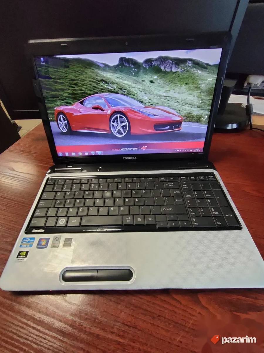 Laptop TOSHIBA SATELLITE L 750 - 17 P moćan I 7 intel core p 3