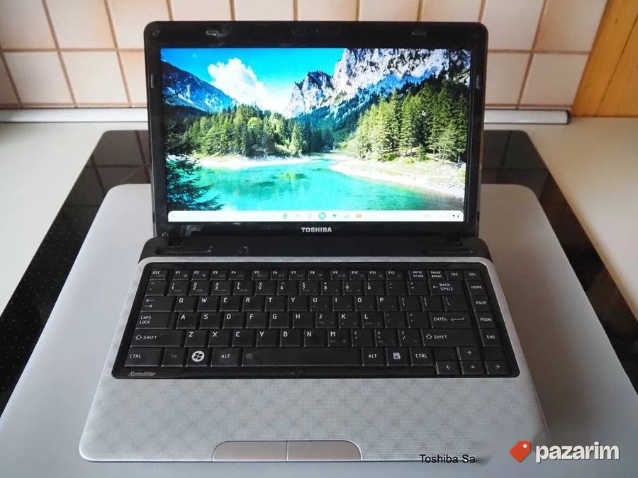 Laptop TOSHIBA SATELLITE L 750 - 17 P moćan I 7 intel core p 6