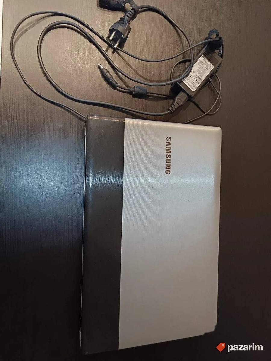 Laptop SAMSUNG RV 709 moćan I5 PROCESOR 2. GENERACIJE lepo d 7