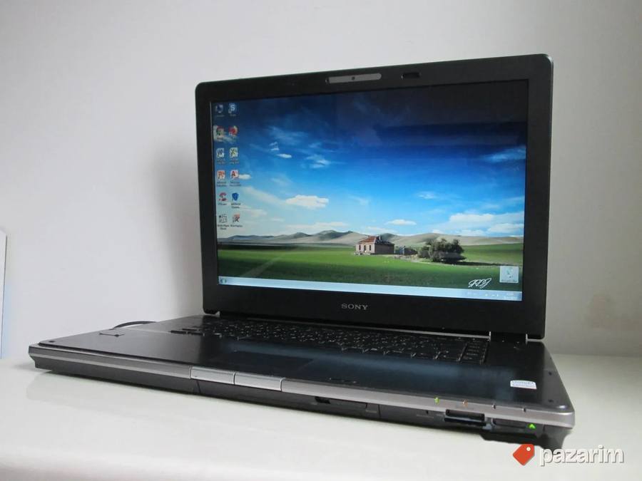 SONY VAIO PCG - 91311M procesor Intel Core I3 2. generacije 7