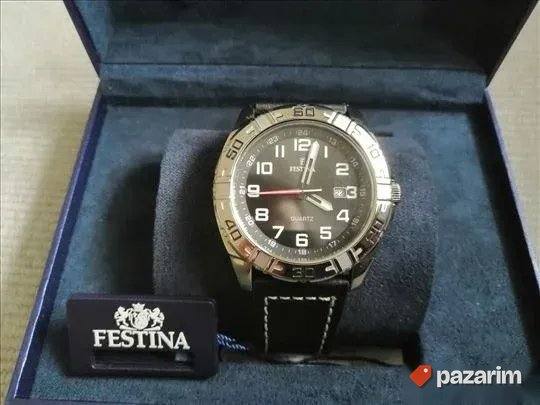 Kvarcni FESTINA model 8888 sat sa datumarom 10 atmosfera, mo 1