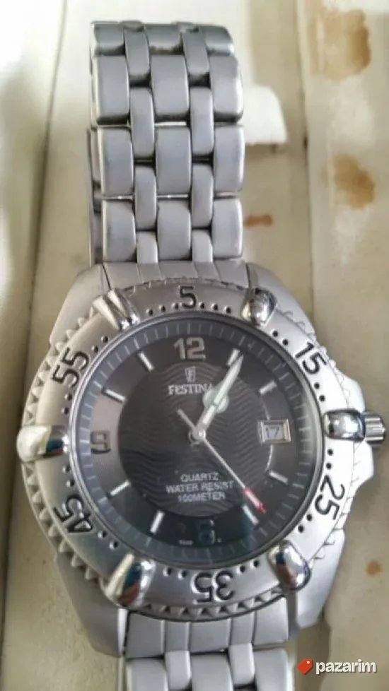 Kvarcni FESTINA model 8888 sat sa datumarom 10 atmosfera, mo 7