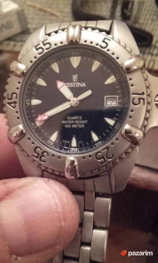 Kvarcni FESTINA model 8888 sat sa datumarom 10 atmosfera, mo 8