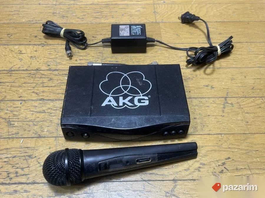 Nov bežični VRHUNSKI AKG HT 400/D profesionalni mikrofon sa 8
