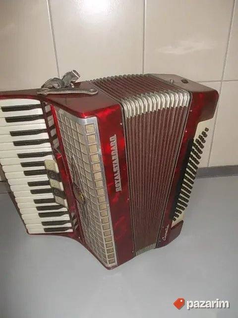 POVOLJNO KUPUJEM HARMONIKE, kao i OTKUP svih drugih muzičkih