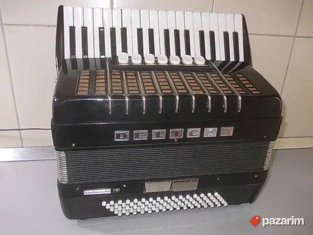 POVOLJNO KUPUJEM HARMONIKE, kao i OTKUP svih drugih muzičkih 8