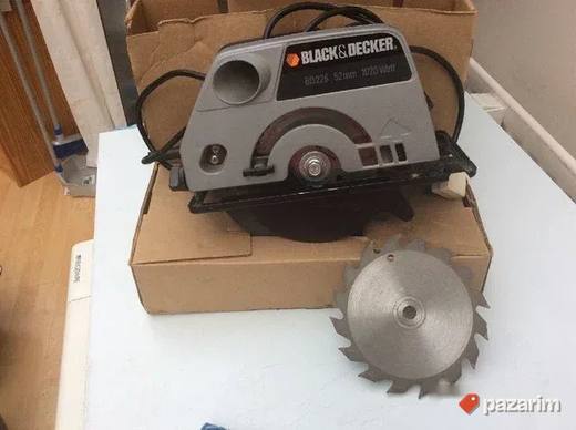 CIRKULAR BLACK&DECKER BD 228 veoma očuvan. Mali, lagan a sra