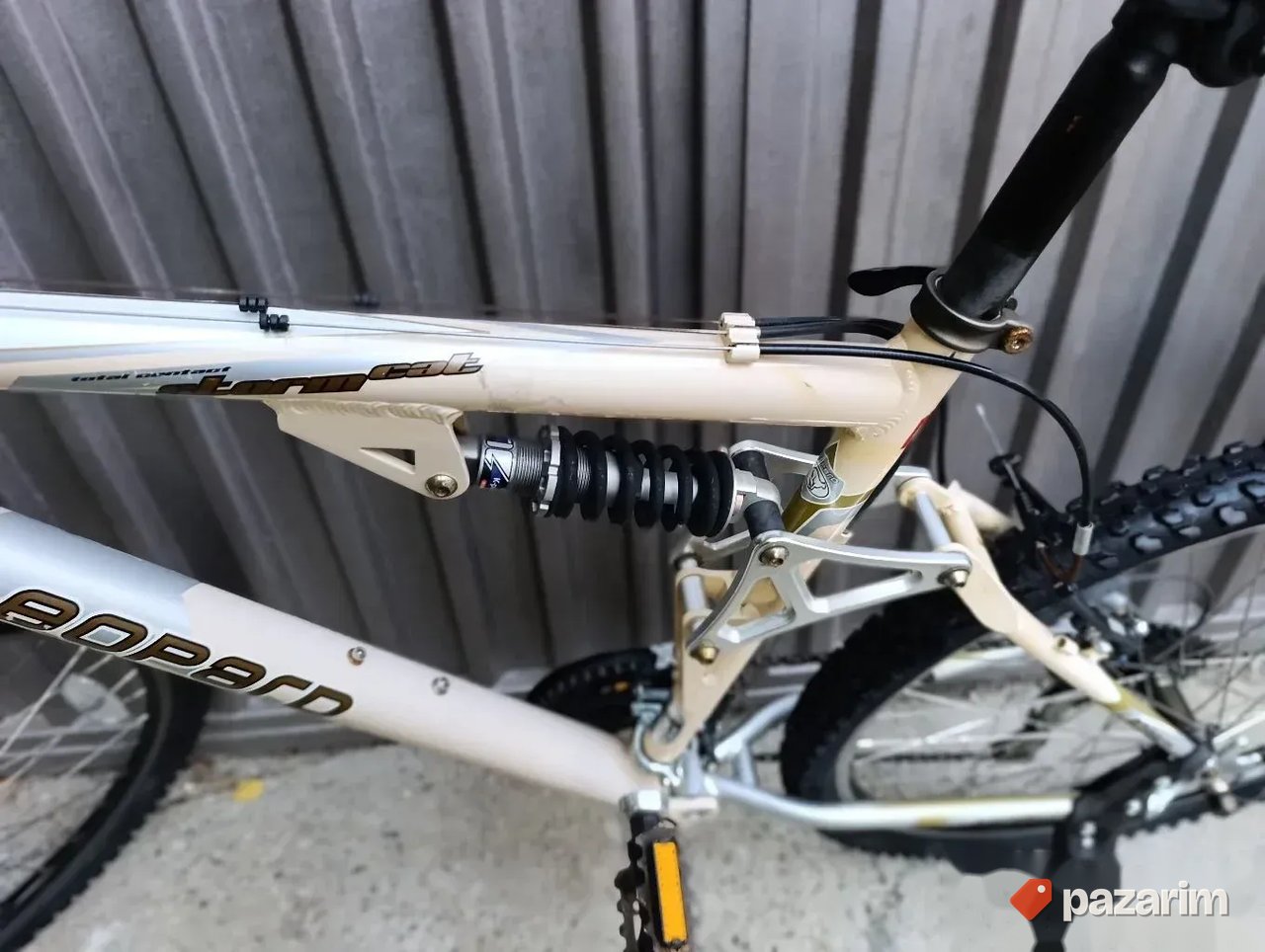 Leopard Storm Cat 26 coli Full suspension Alu Simano 4
