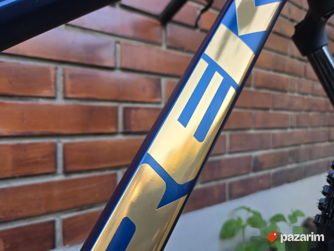 TREK najnoviji 27.5 S size 8