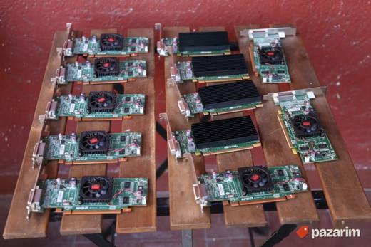 13x DMS 59 PCIe grafika Nvidia NVS 300 AMD Radeon C090