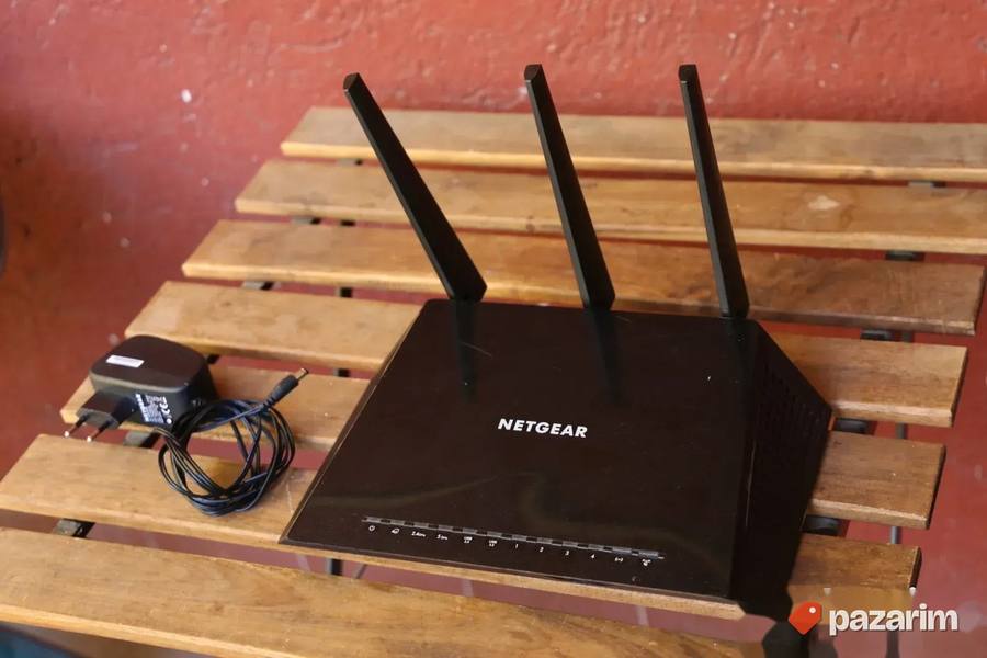 Netgear R6800 Nighthawk Dual-Band AC1900 smart wifi router 2