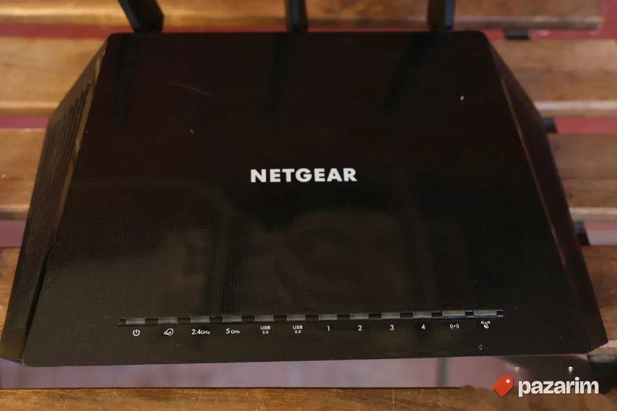 Netgear R6800 Nighthawk Dual-Band AC1900 smart wifi router 3