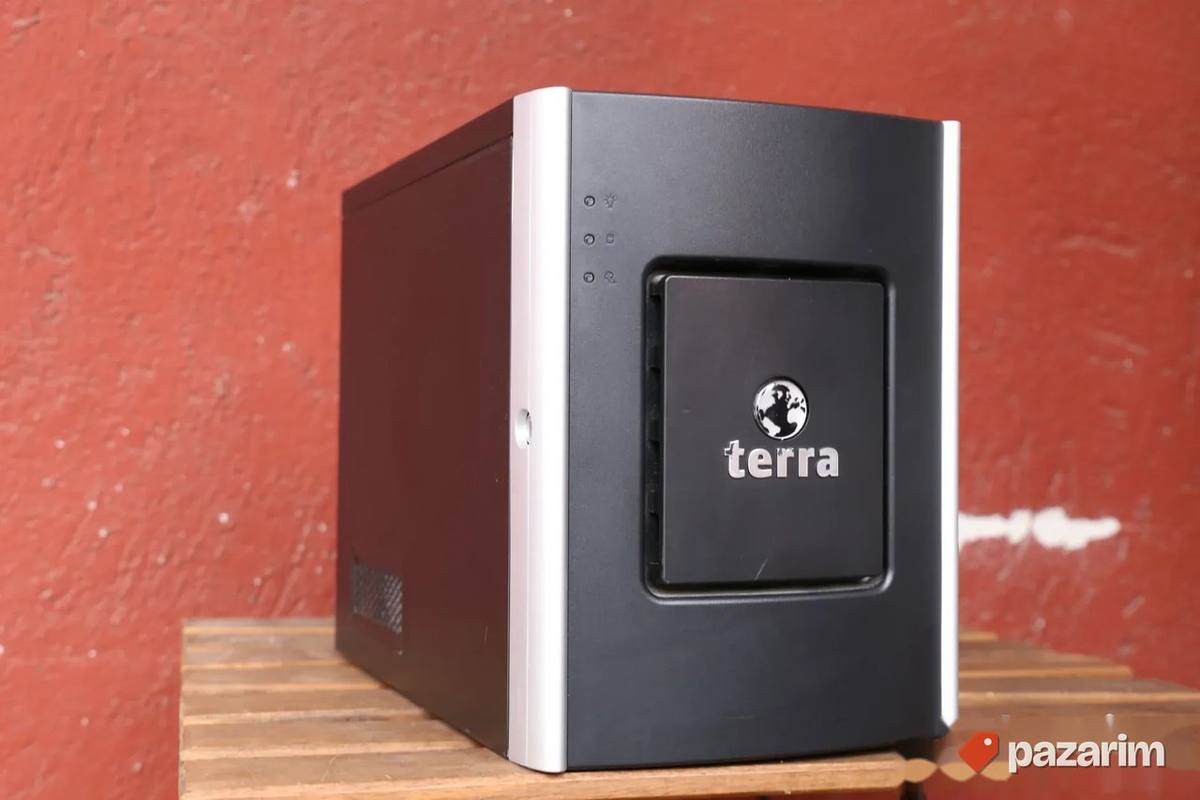 Terra Server Xeon E3 1240 V6 3.70GHz 8GB DDR4 LGA1151 Server 1