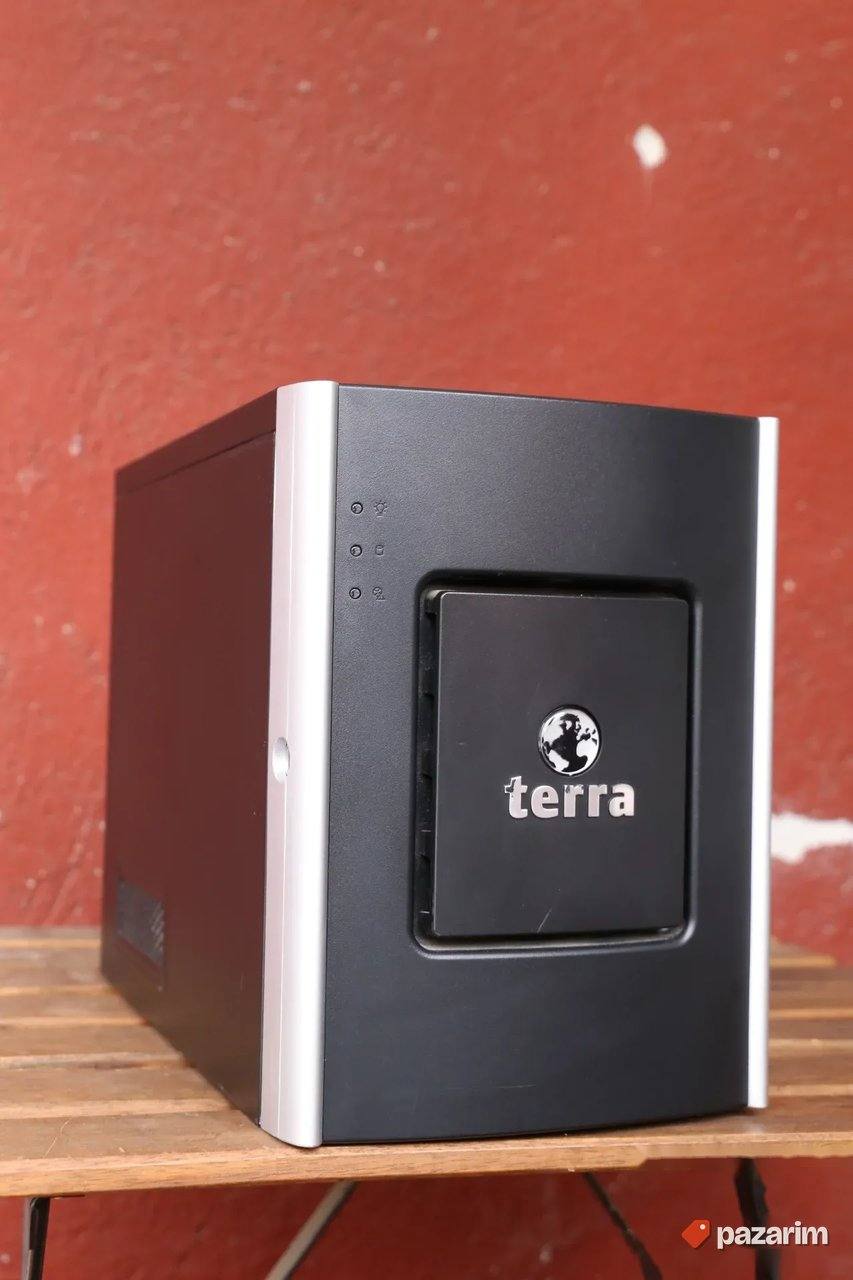 Terra Server Xeon E3 1240 V6 3.70GHz 8GB DDR4 LGA1151 Server 2
