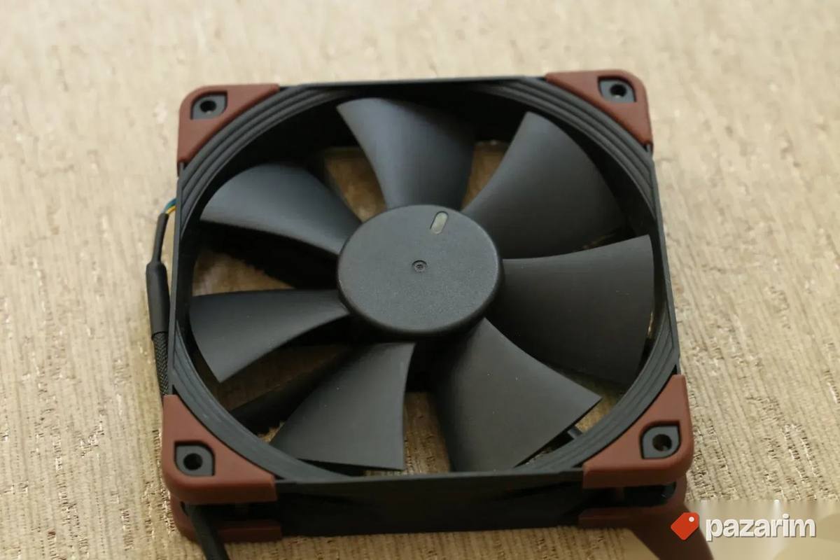 Noctua NF F12 industrial PPC 3000 PWM 1