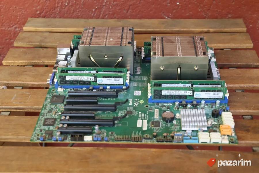Supermicro X10DRi 2x Xeon E5 2697 V4 + 256GB DDR4 ECC 3