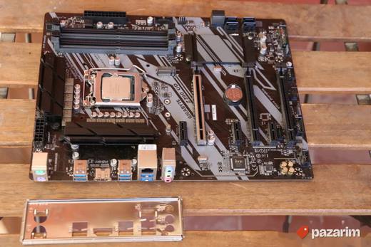 Gigabyte Z390 UD LGA 1151 + Intel i3 9100F 3.60GHz