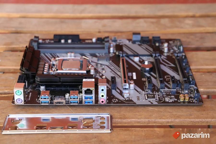 Gigabyte Z390 UD LGA 1151 + Intel i3 9100F 3.60GHz 3