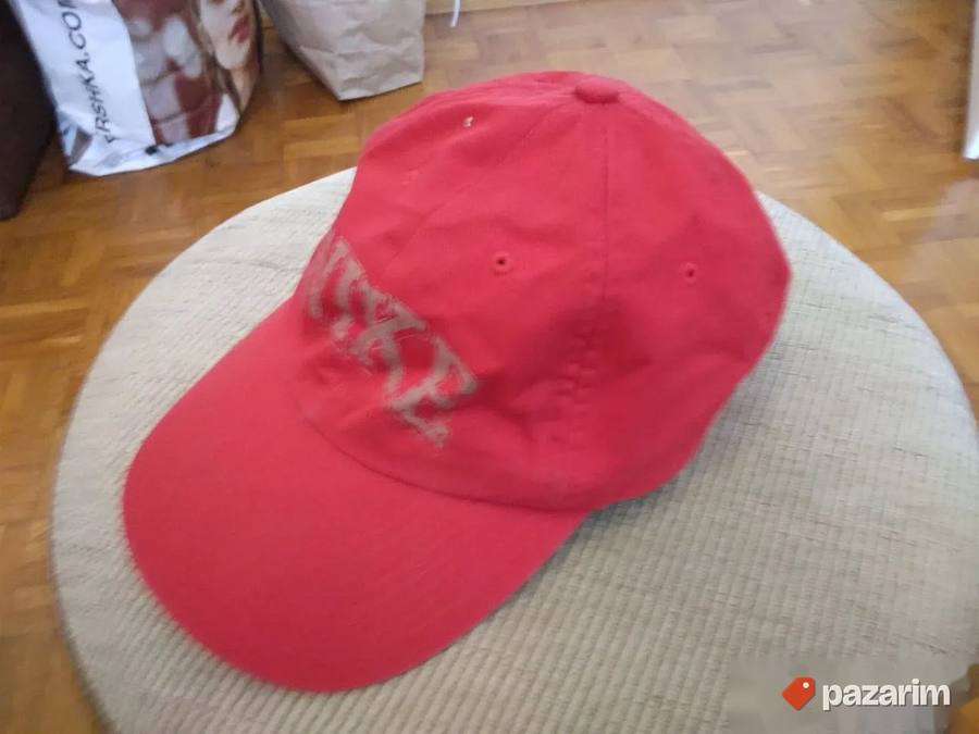 kačket NIKE, crvene boje, original 2