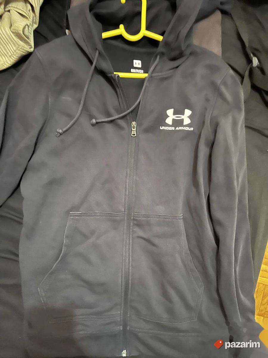 Under Armour muska trenerka S 8