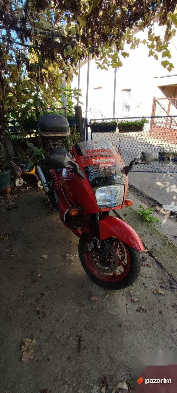 Kawasaki gpx 750 r 4