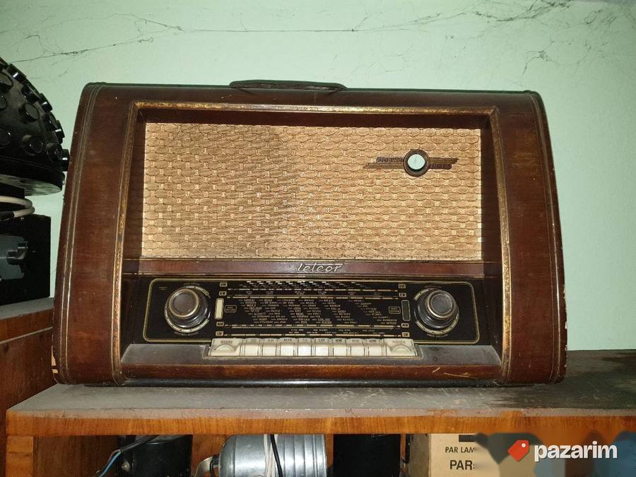 Stari Nemacki Radio METEOR 558w loewe opta 2