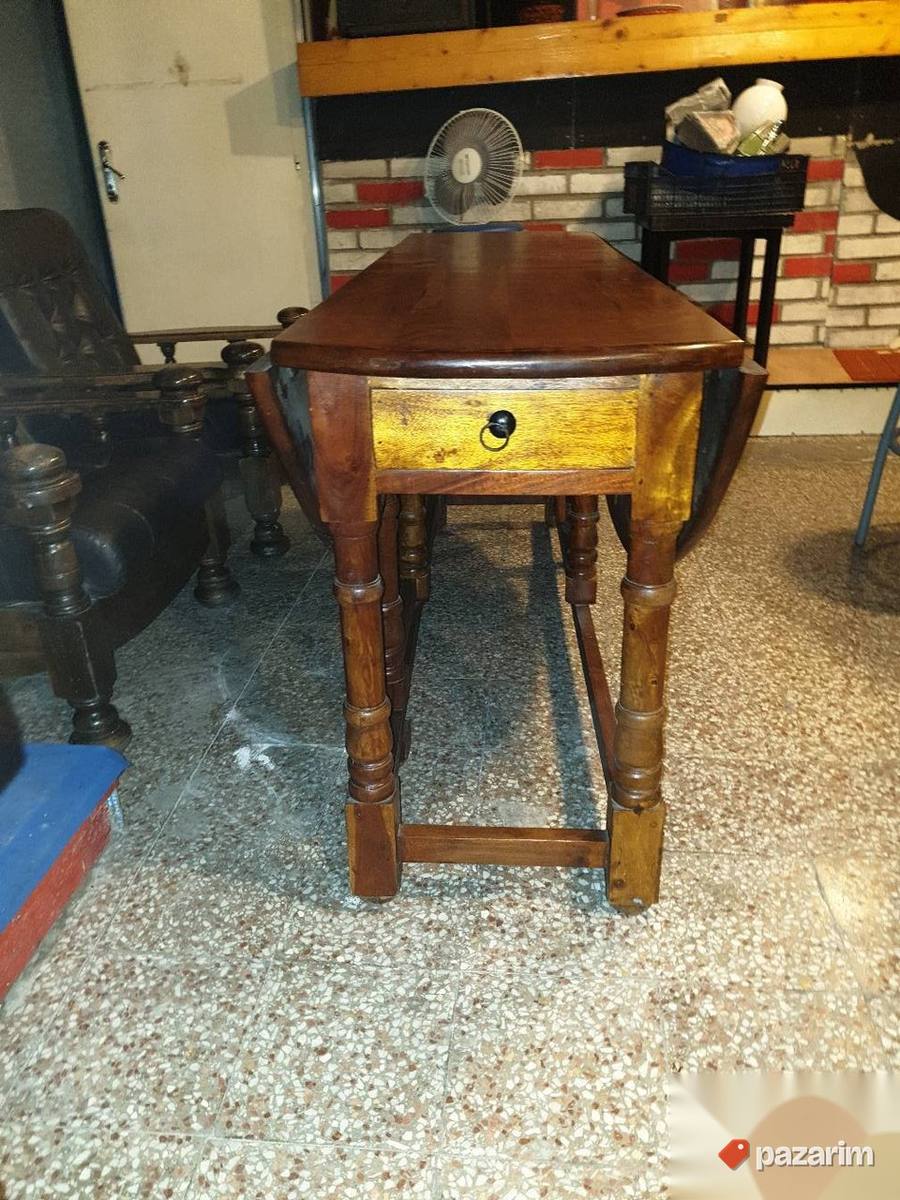 Trpezariski sto na razvlacenje + stolice MASIV 2