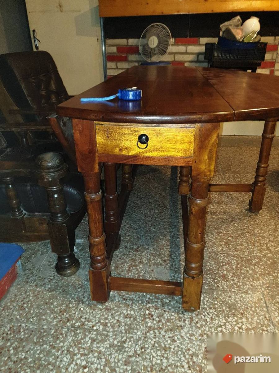 Trpezariski sto na razvlacenje + stolice MASIV 7