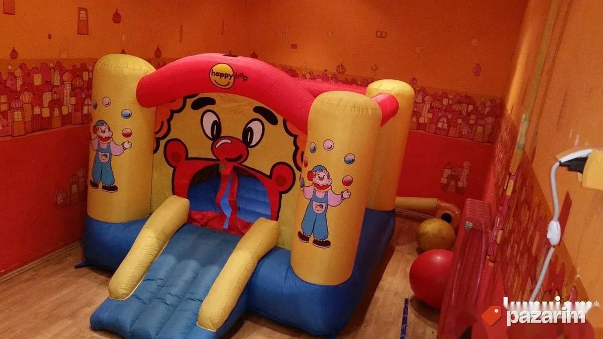 trambolina na naduvavanje za decu 1