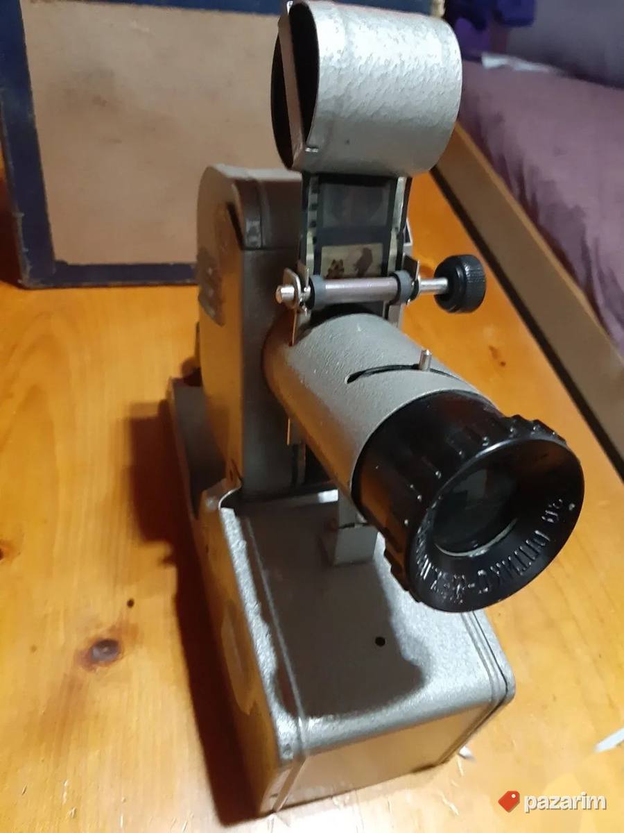 Stari projektor za dijafilm 3