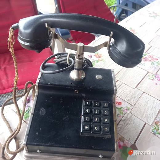 Stari fiksni telefon