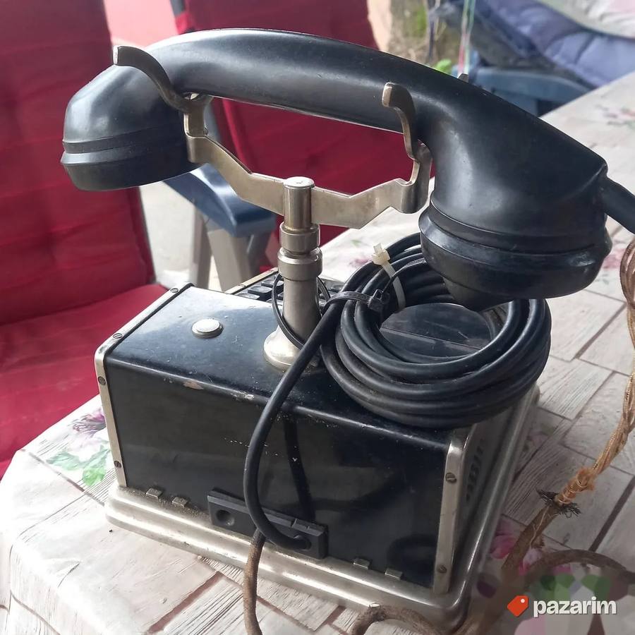 Stari fiksni telefon 2