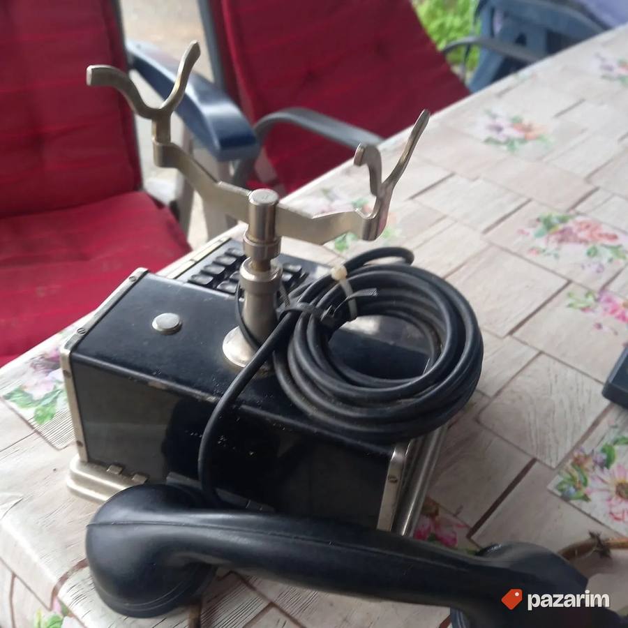 Stari fiksni telefon 3