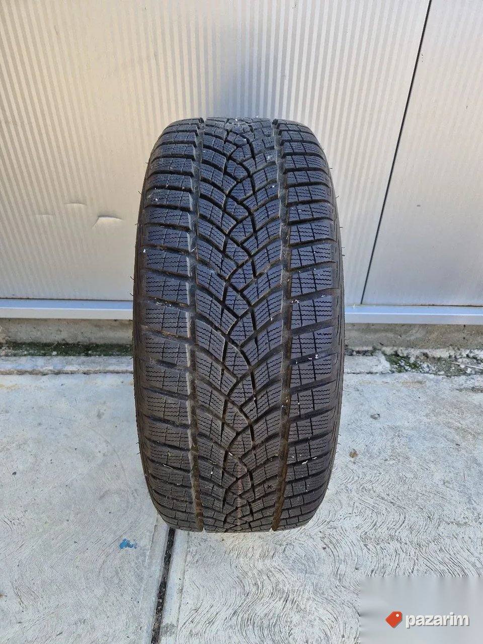 POLOVNA Goodyear Runflat zimska guma 225/45 R18 1