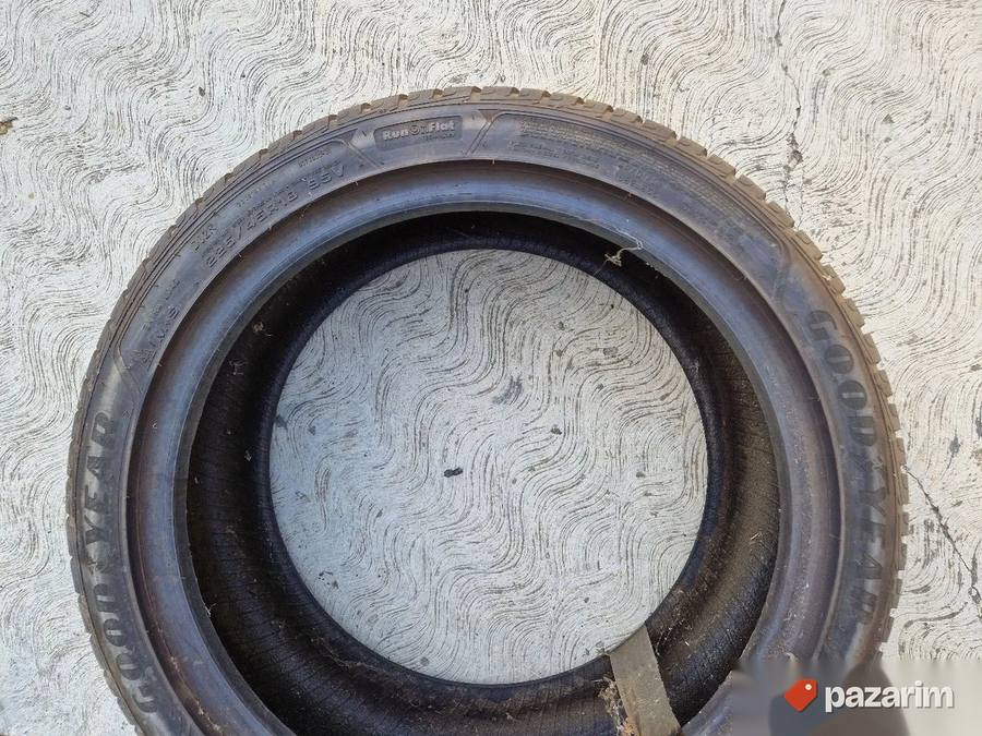 POLOVNA Goodyear Runflat zimska guma 225/45 R18 4