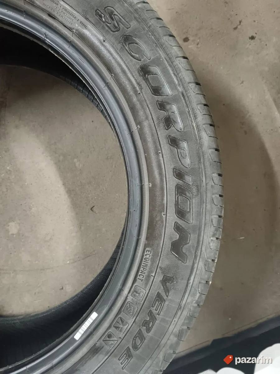 POLOVNE Pirelli letnje gume 235/55 R18 4