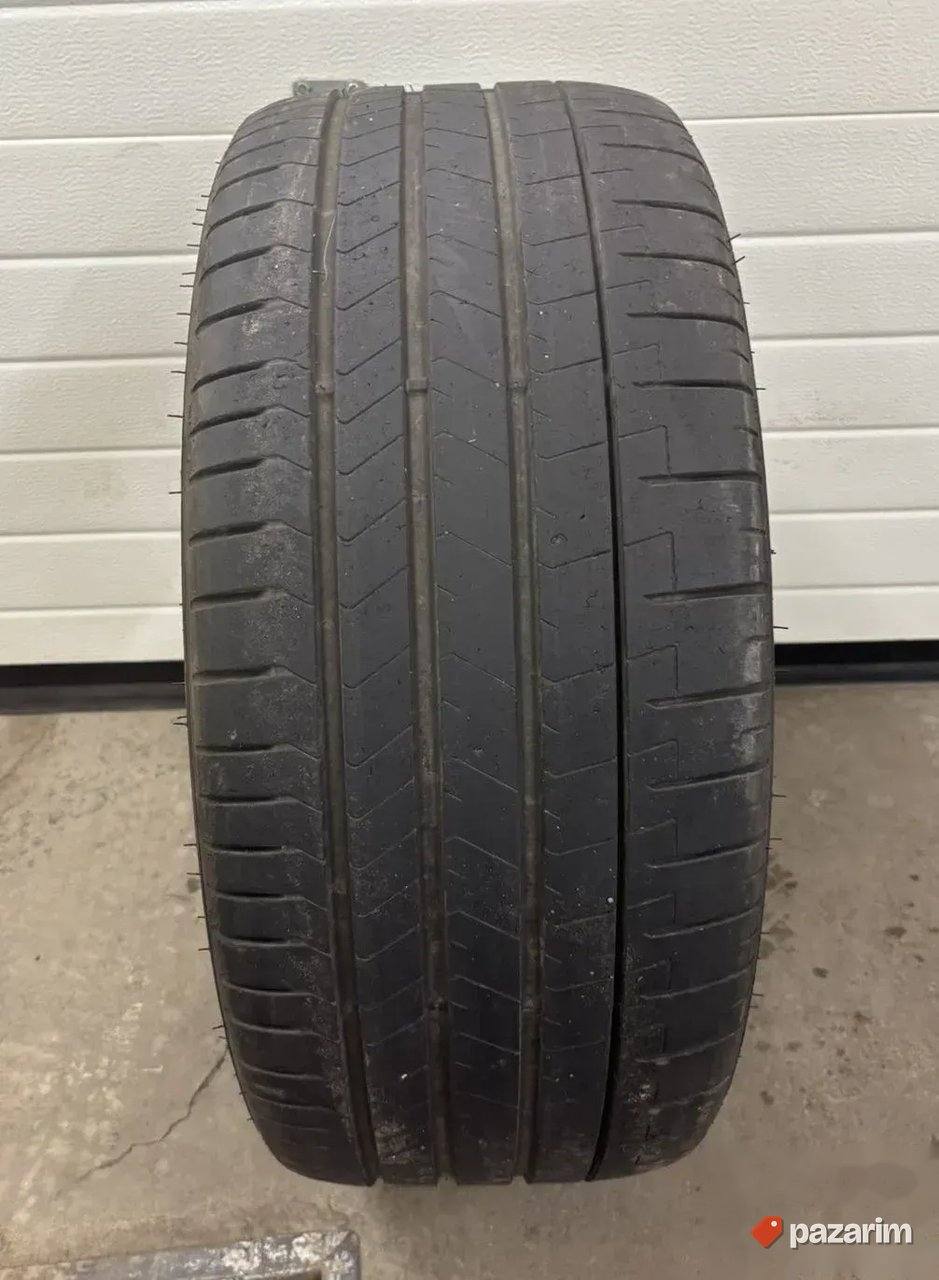 POLOVNE Pirelli P Zero letnje gume 275/35 R23 1