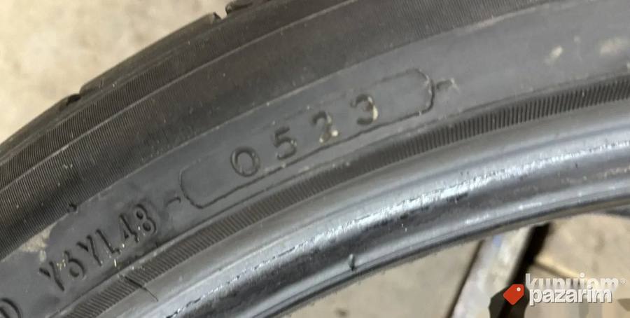 POLOVNA Yokohama letnja guma 275/35 R23 3