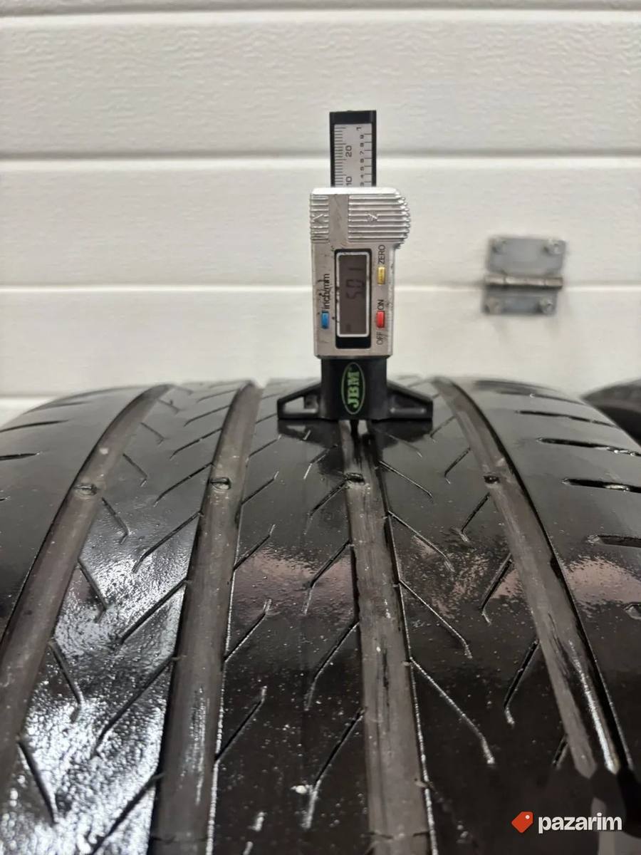 POLOVNE Continental letnje gume 275/35 R21 2