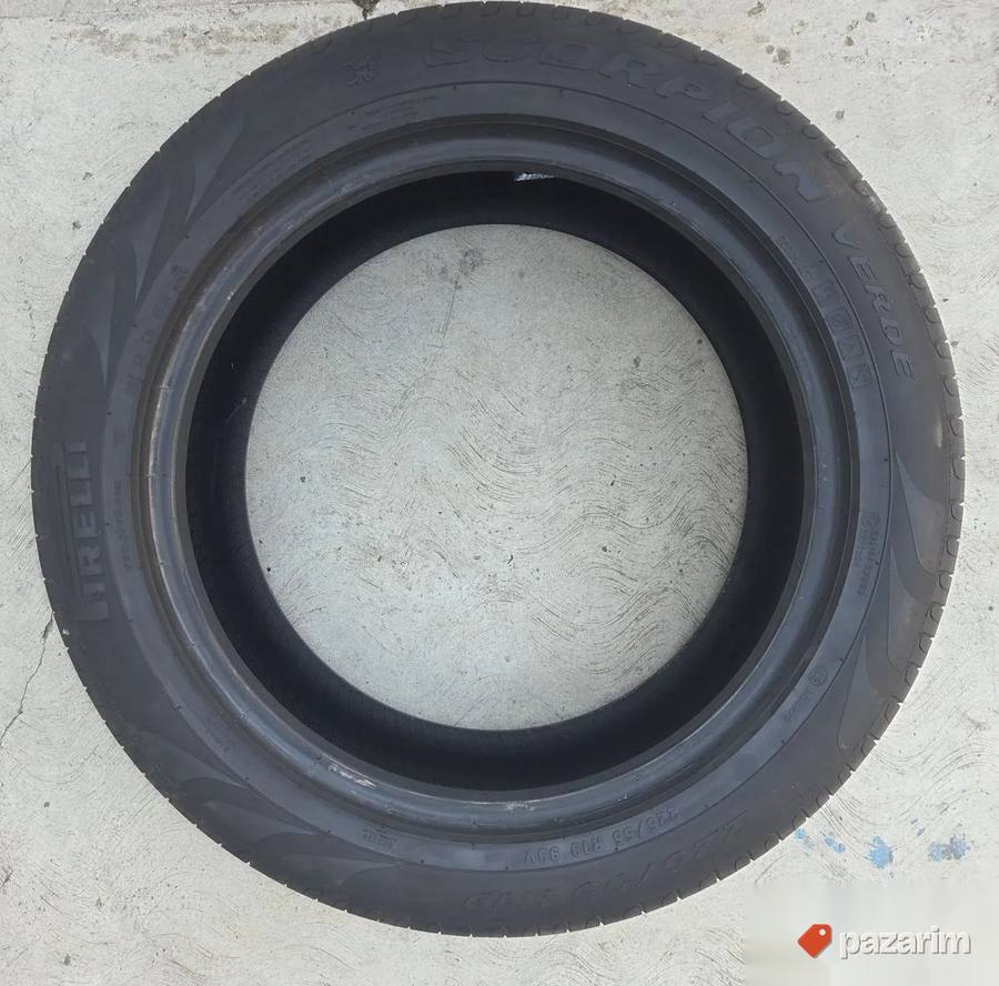 POLOVNE Pirelli letnje gume 225/55 R19 4