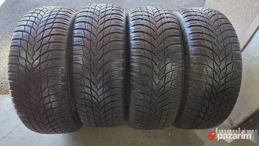 POLOVNE Lassa zimske gume 215/55 R17