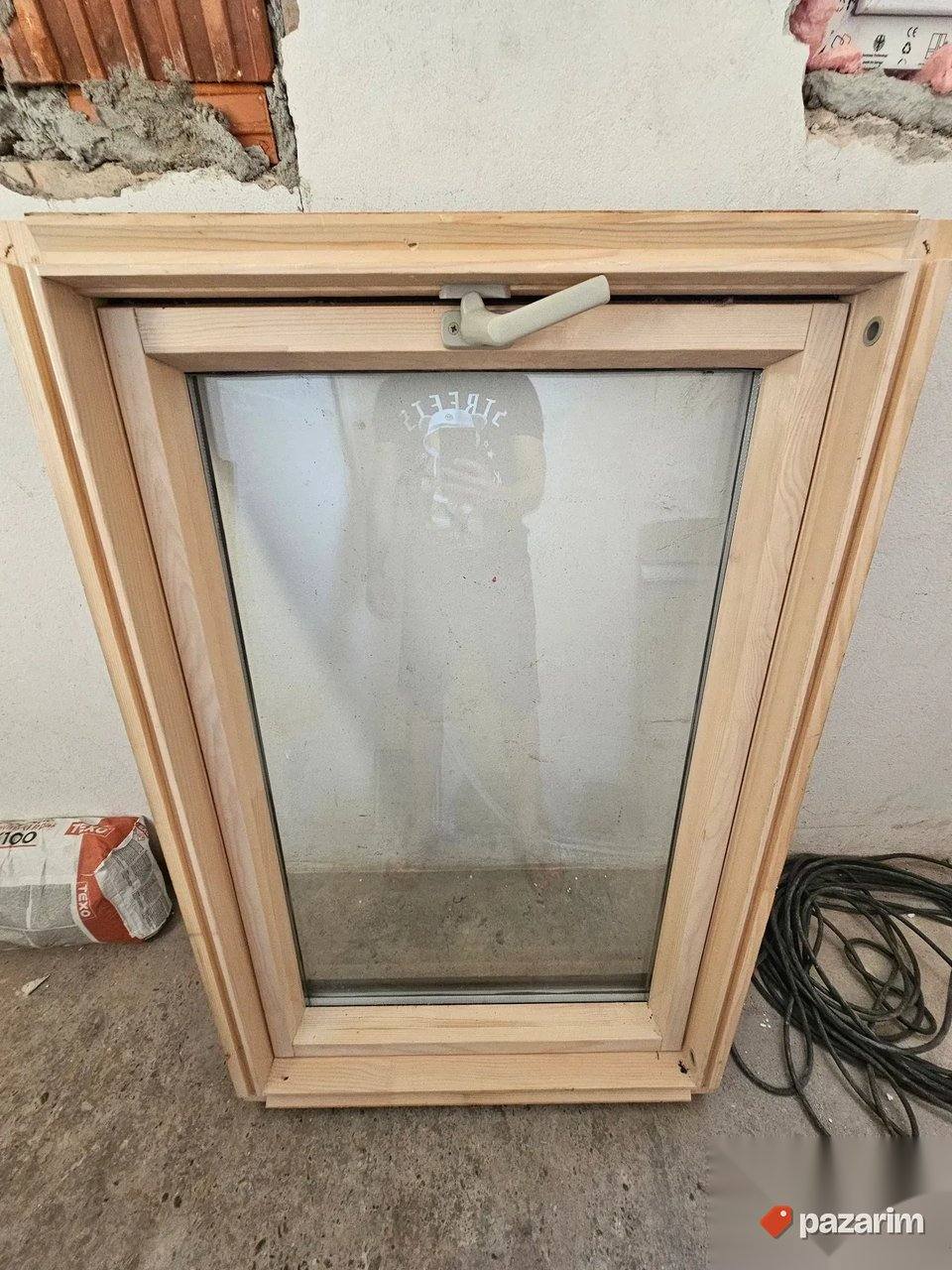 krovni prozor 118 x 78 cm NOVO! opis 1