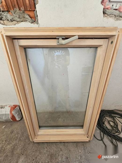 krovni prozor 118 x 78 cm NOVO! opis