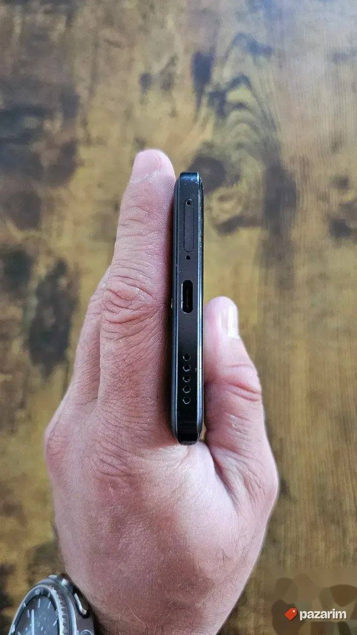 Honor 200 Pro 12/512 GB + brzi punjač od 100w odličan! 6
