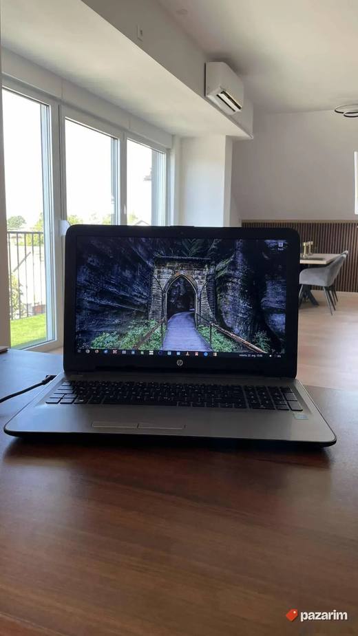 HP 250 G5 15.6 + punjac i torba