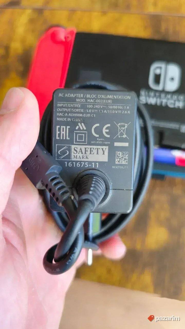 Nitendo Switch v2 + igrice i dodaci 3